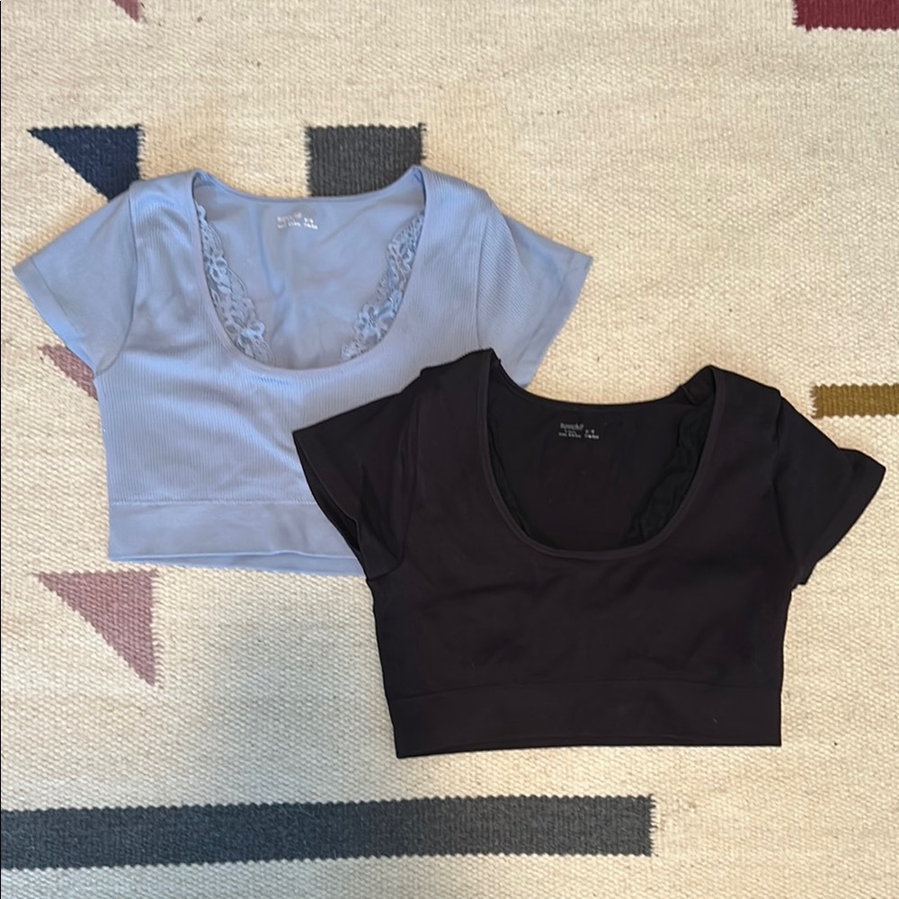 Aerie - “superchill ” Light Blue and Black Seamless Lace Cap Sleeve Bra Tops